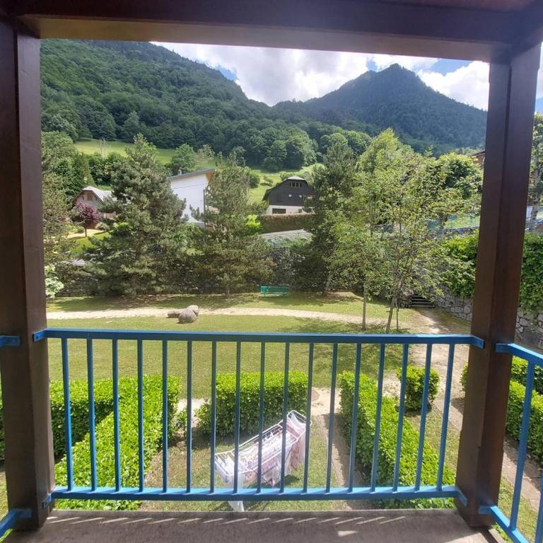 Chalet 2 chambres à Cauterets avec parking - FR-1-812-56 - Appartamento - 11