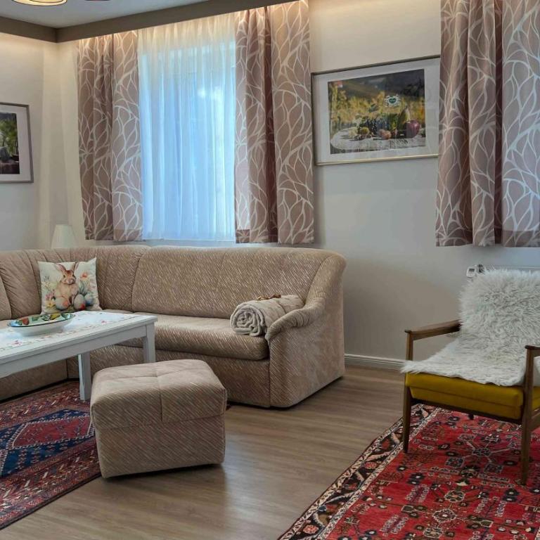 ALTSTADT-APARTMENTS Bad Radkersburg - Ihr Zuhause auf Reisen - Gediegene 88 m² Ferienwohnung „Weißburgunder“ - 1. OG Terrasse Innenhof - 13