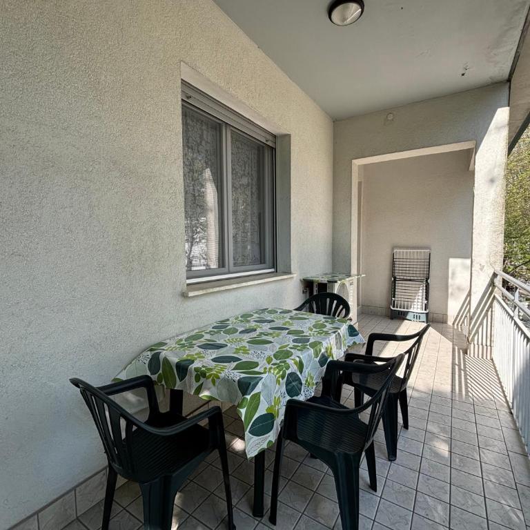 CN028 - Cesenatico, Villa Federica - comodo trilocale con posto auto - Appartamento con 2 Camere da Letto - 1