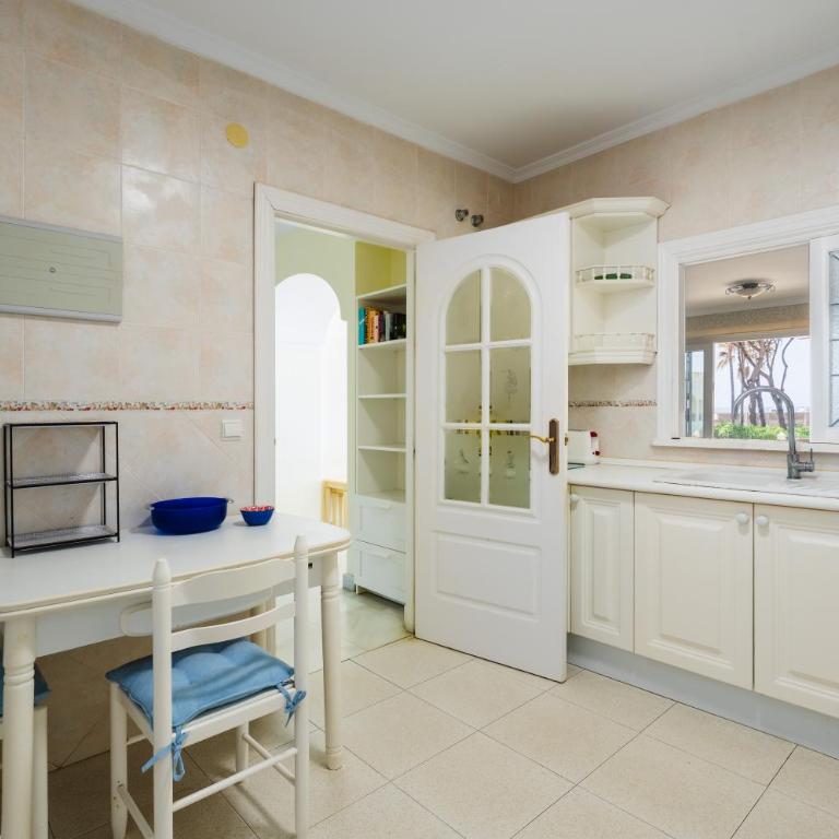 Sea View at White Pearl Beach II, Elviria, Marbella - Apartamento de 2 dormitorios - Frente al océano - 17