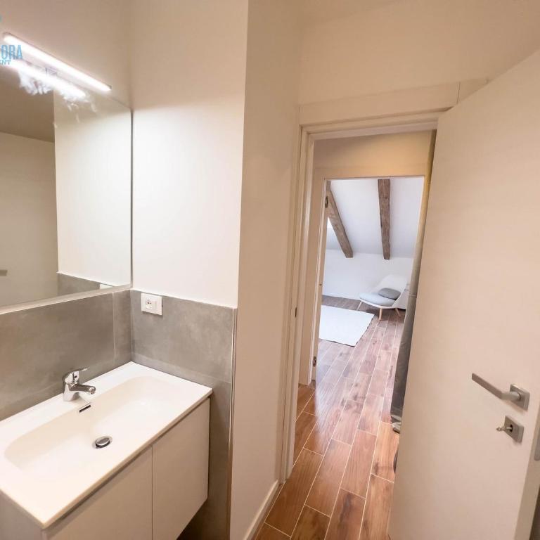 Gozzi 4 Tirabora Short Rent - Appartamento con 1 Camera da Letto - 6
