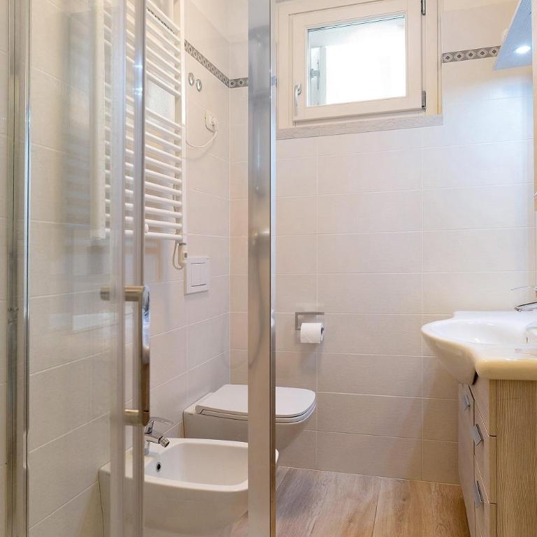 Depandance Villa Bardolino Golden Hill - Appartamento con 4 Camere da Letto e Vista Lago - 11
