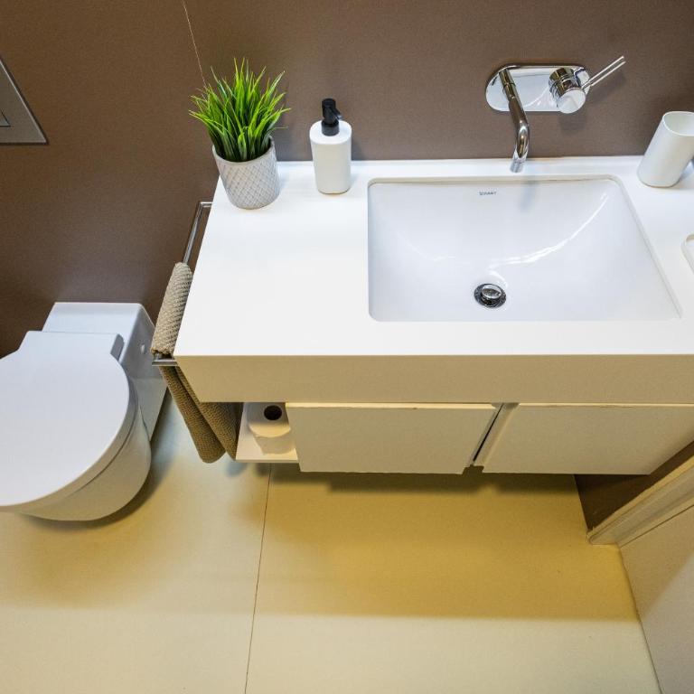 Apartamento Aragonia 2 dormitorios y parking - Two-Bedroom Apartment - 11