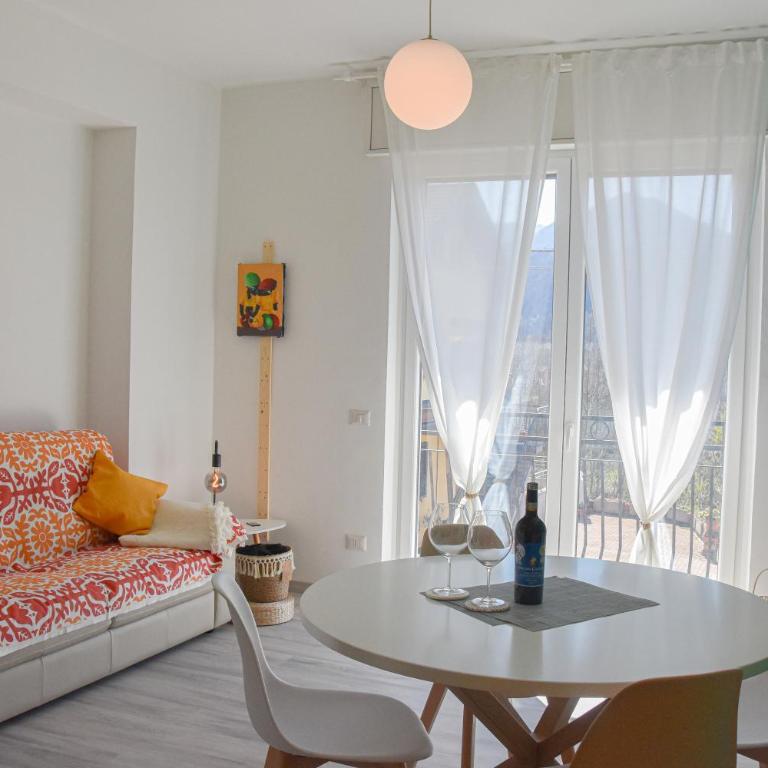 Central & Modern - 2 Bedrooms with Balcony & Parking - Apartment mit 2 Schlafzimmern und Balkon - 4