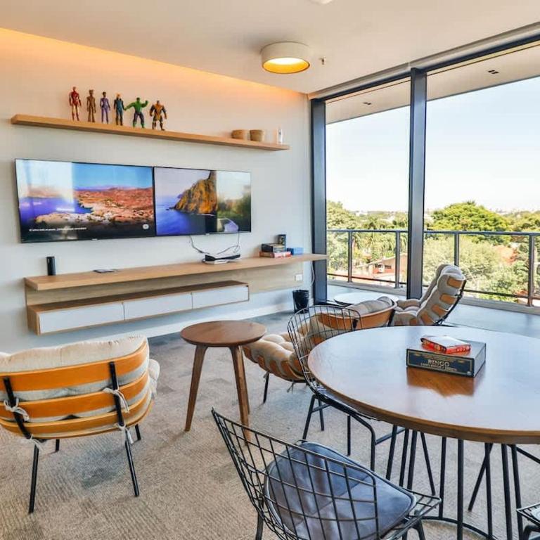 Chic & Cozy Apartment near Shopping del Sol - Deluxe Queen Studio - 4
