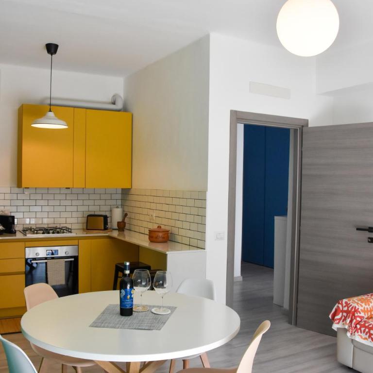 Central & Modern - 2 Bedrooms with Balcony & Parking - Apartment mit 2 Schlafzimmern und Balkon - 14
