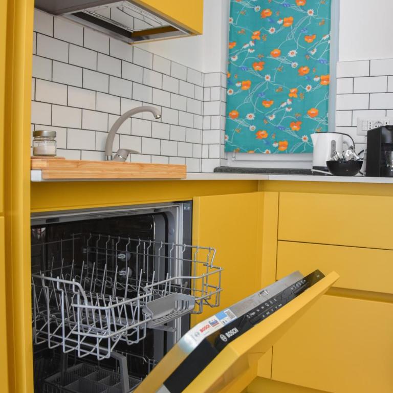 Central & Modern - 2 Bedrooms with Balcony & Parking - Apartment mit 2 Schlafzimmern und Balkon - 7