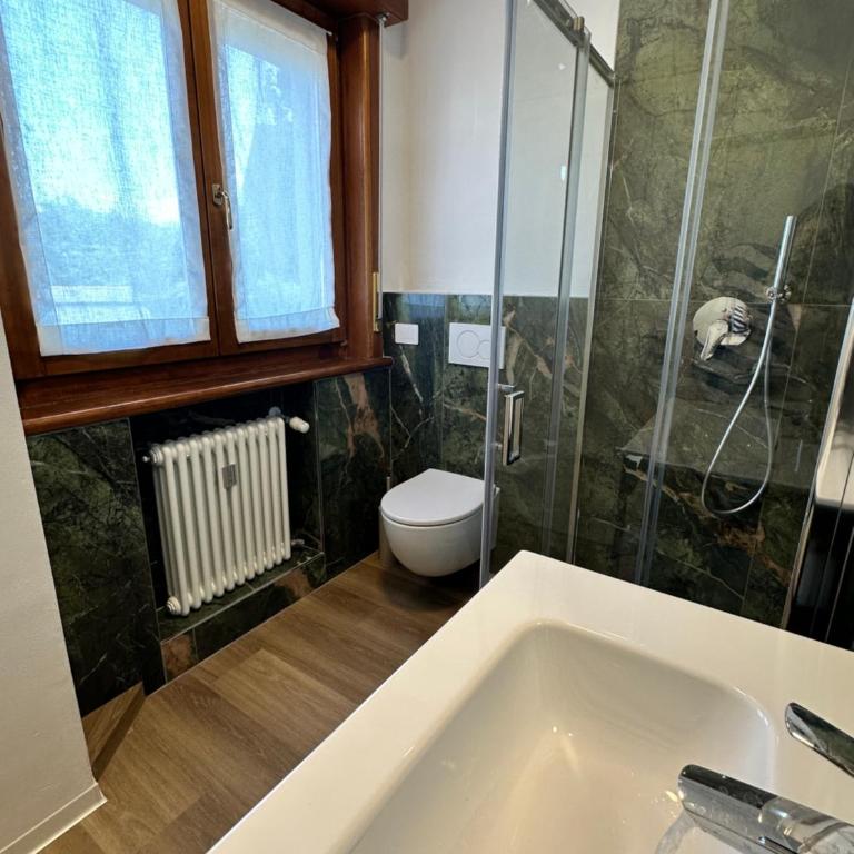 B&B Piano B - Camera Tripla con Vista Montagna - 5