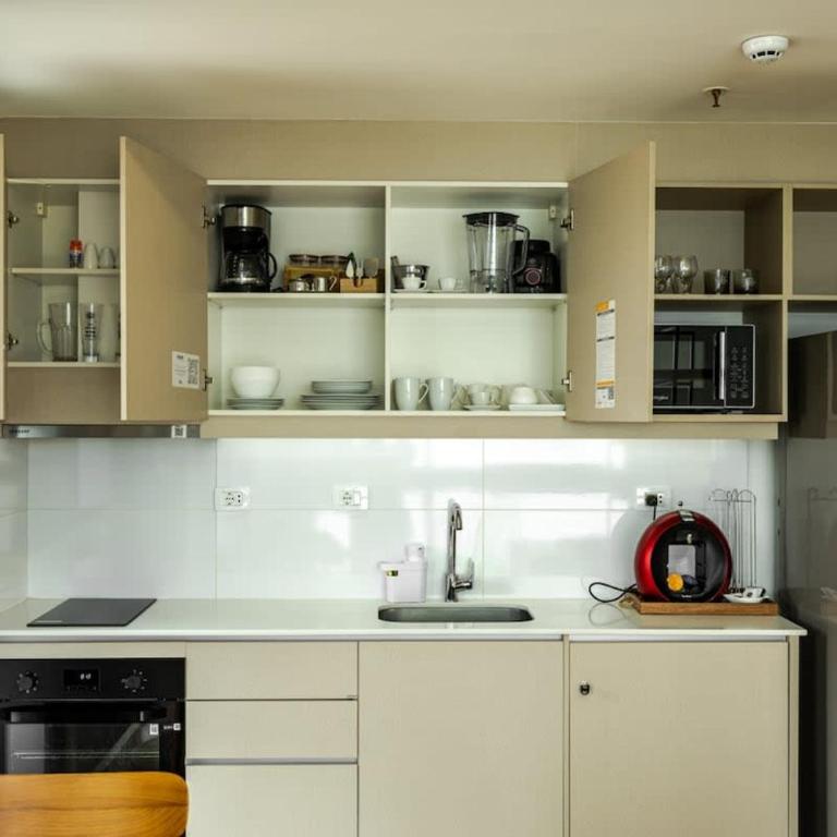 Cozy loft within walking distance of everything - One-Bedroom Apartment - 4