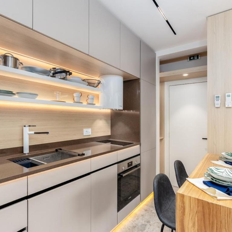 Waterfront Downtown suit and Spa - Two-Bedroom Apartment - 19