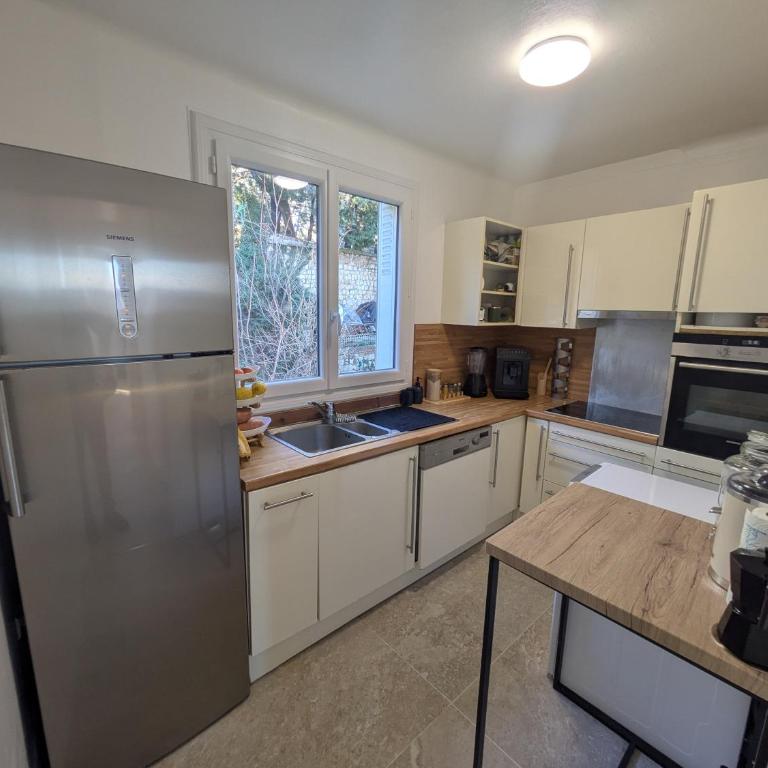 Appartement avec vue sur Grasse et home cinéma - One-Bedroom Apartment - 12