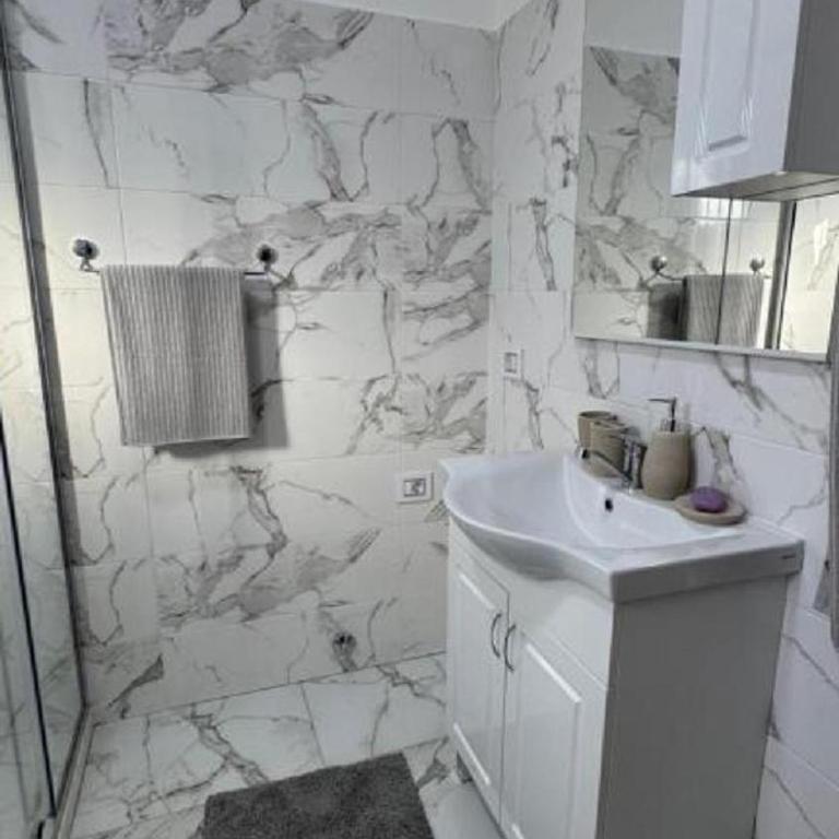 Guest House Lukic - Apartment - 20