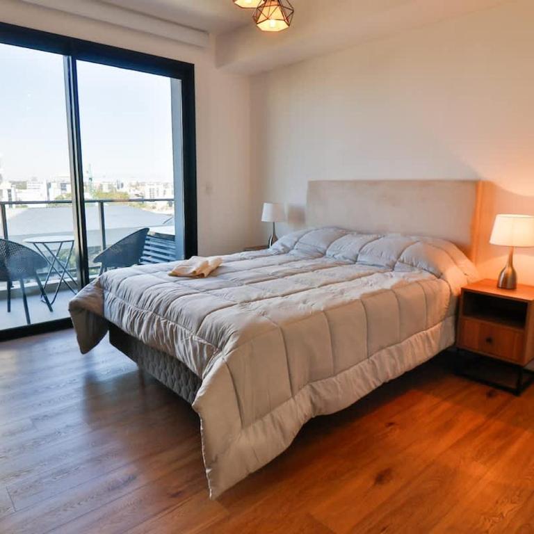 Stylish Retreat Steps from Shopping del Sol - Apartment - 2