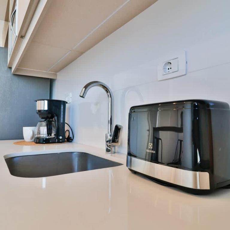 Stylish Retreat Steps from Shopping del Sol - Apartment - 5