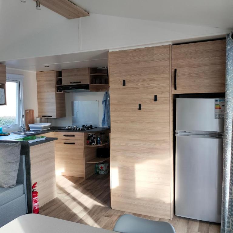 Mobile homes confortables en camping 4 étoiles - Three-Bedroom Apartment - 6