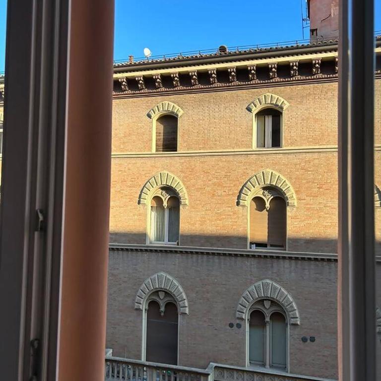Suite in the Center of Bologna by Synergy Up to 4 Guests - Casa con 1 Camera da Letto - 38