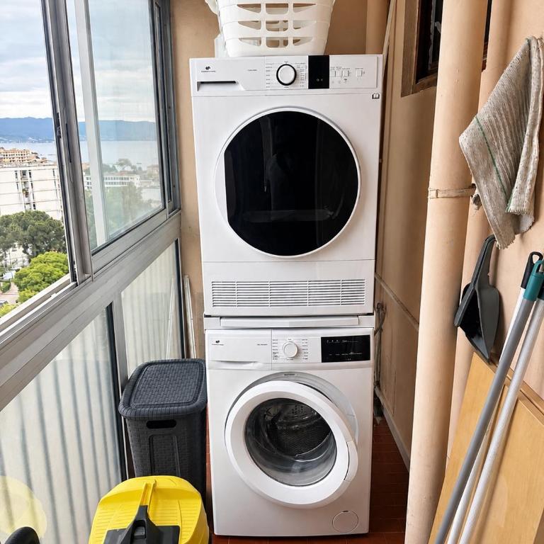 T3 lumineux avec balcon et parking proche plages et du centre-ville Ajaccio - Appartement 2 Chambres - 3