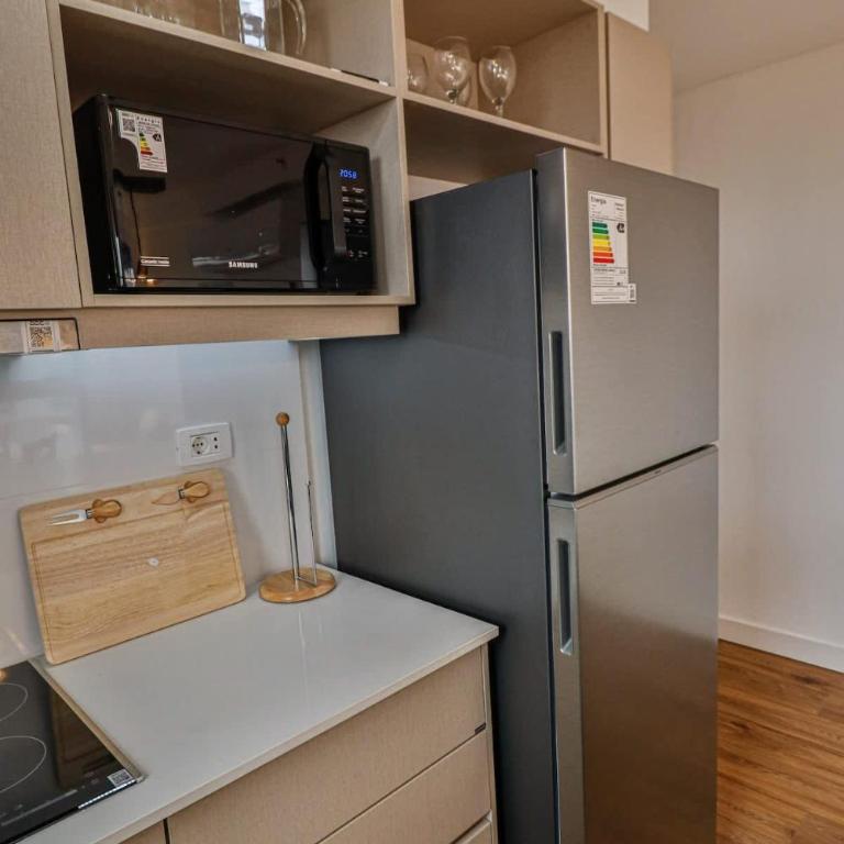 Large Apartment Just Steps from Shopping del Sol - Apartamento - 14
