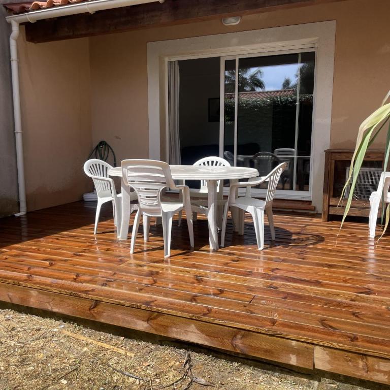 Carro, proche de la mer, appartement 2 chambres - Two-Bedroom Apartment with Terrace - 11