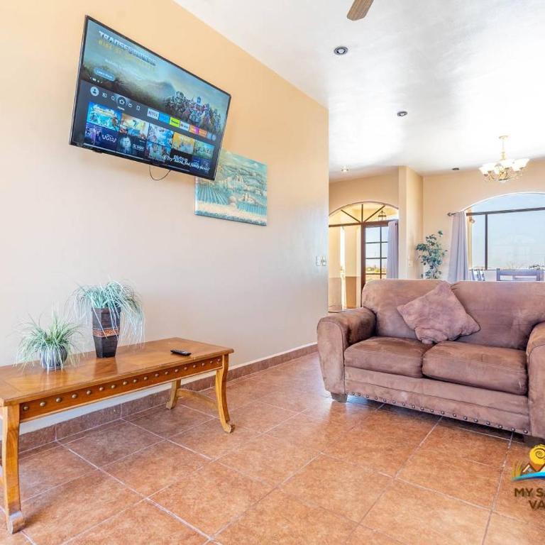 Family resort home, pools, tennis, clean shady beach and family golfing - Casa - 1