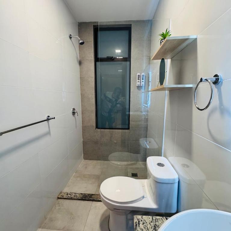 Amplio Departamento, 3 Habitaciones y 2 Garajes - Apartment - 19