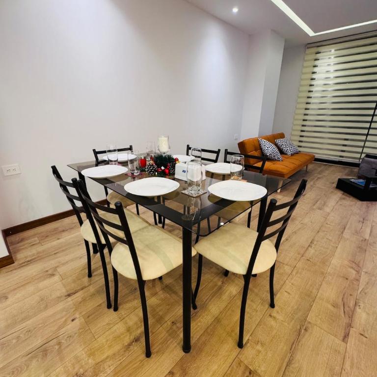 Amplio Departamento, 3 Habitaciones y 2 Garajes - Apartment - 27