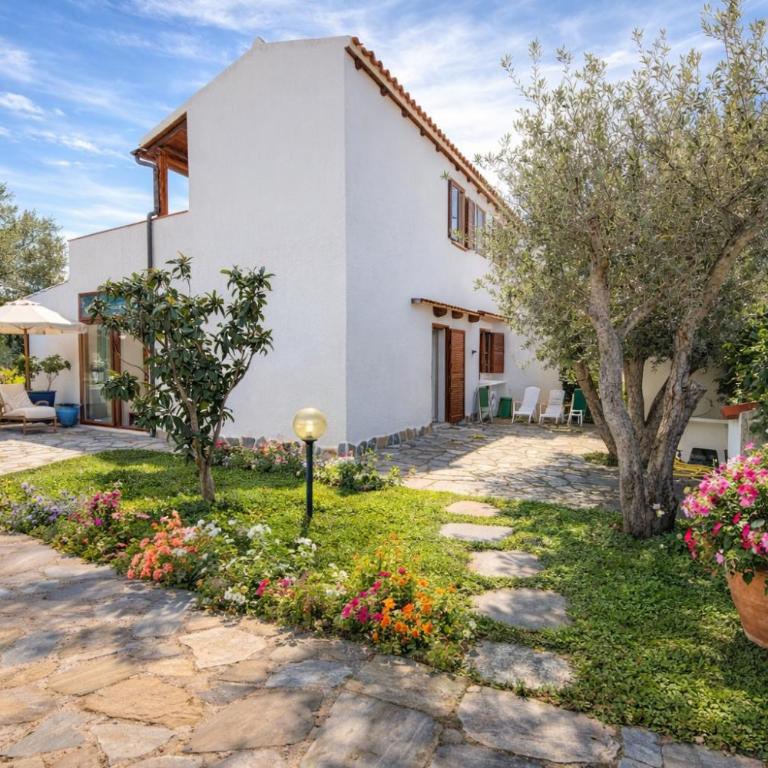 Villa Fiorella - Appartamento con 2 Camere da Letto - 1