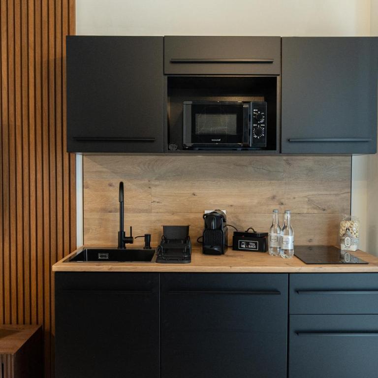 AM156 Bari Apt 239 Modern Urban Suite with Terrace & WiFi - Appartamento Superior con 1 Camera da Letto e Balcone - 12