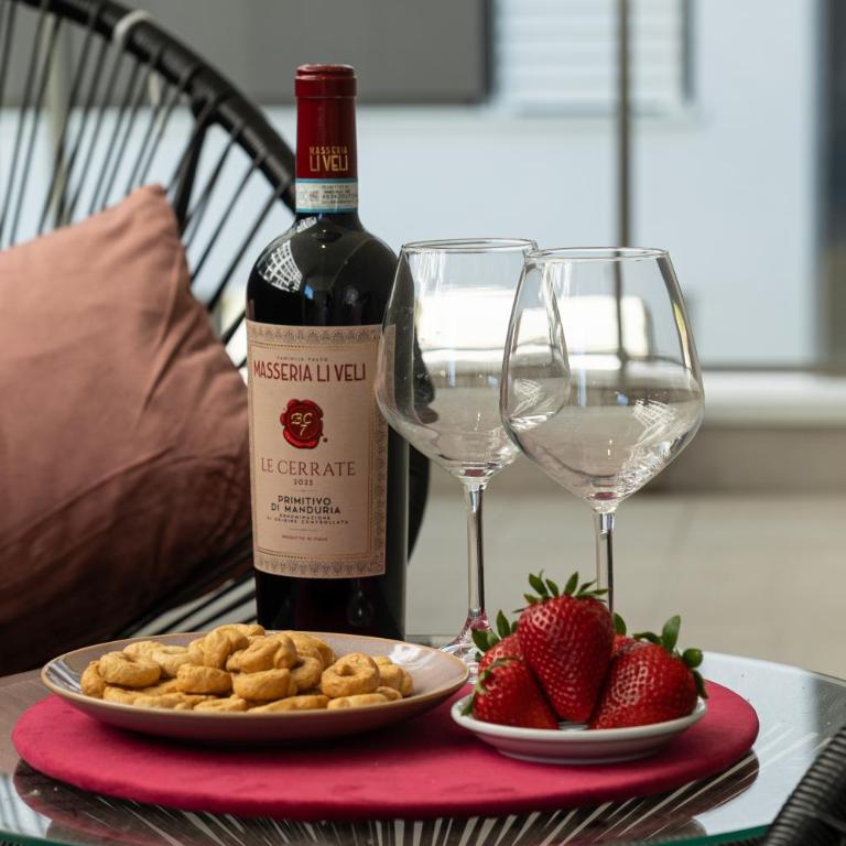 AM156 Bari Apt 239 Modern Urban Suite with Terrace & WiFi - Appartamento Superior con 1 Camera da Letto e Balcone - 26