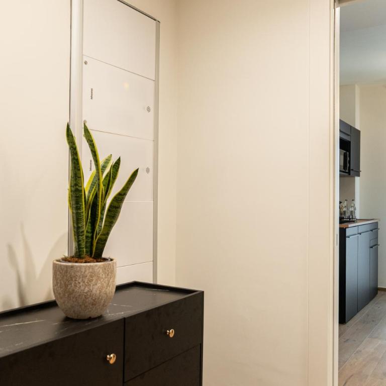 AM156 Bari Apt 239 Modern Urban Suite with Terrace & WiFi - Appartamento Superior con 1 Camera da Letto e Balcone - 7