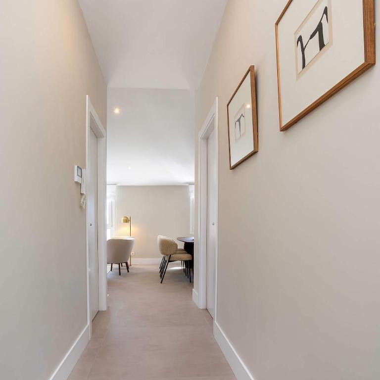 Genteel Home San Anton Granada - Four-Bedroom Penthouse Apartment - 13