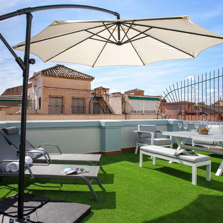 Genteel Home San Anton Granada - Four-Bedroom Penthouse Apartment - 5