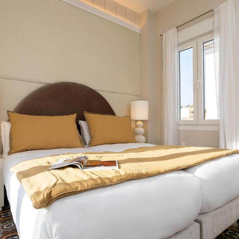 Genteel Home San Anton Granada - Four-Bedroom Penthouse Apartment - 16
