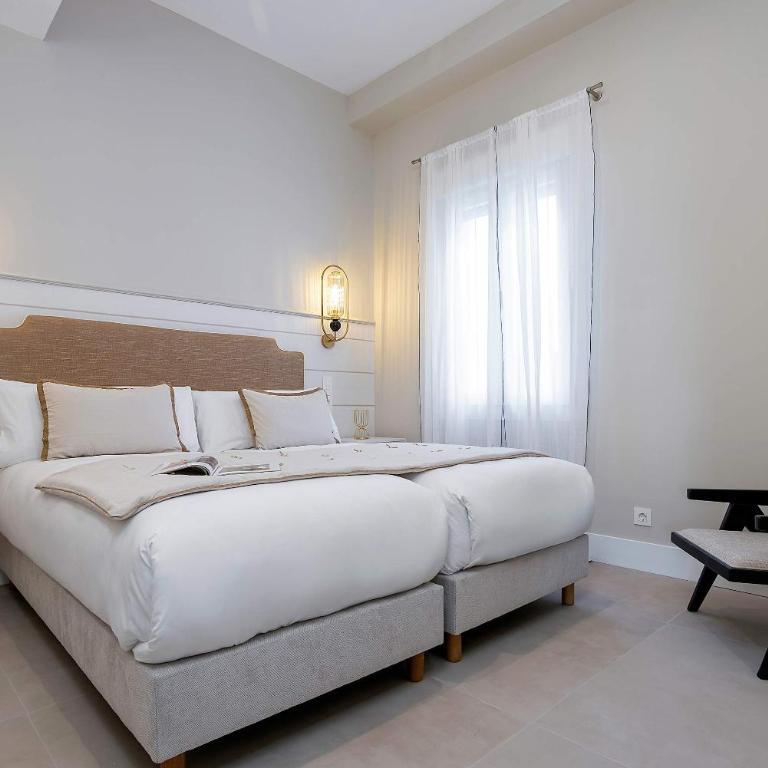 Genteel Home San Anton Granada - Four-Bedroom Penthouse Apartment - 20