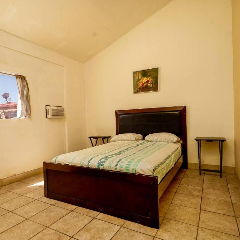 3 bedroom Beach side home away from home - Casa - 13