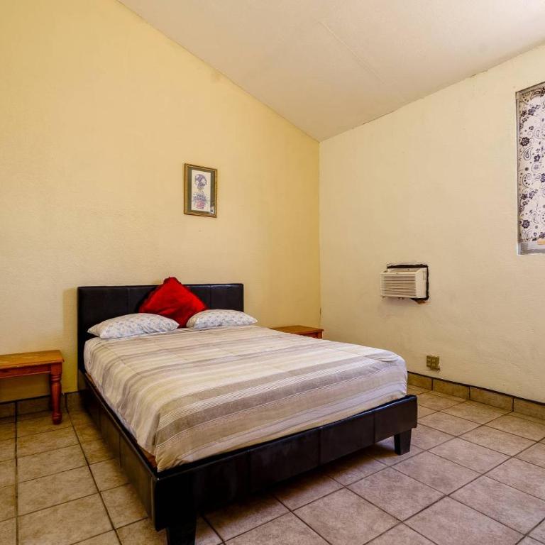 3 bedroom Beach side home away from home - Casa - 19