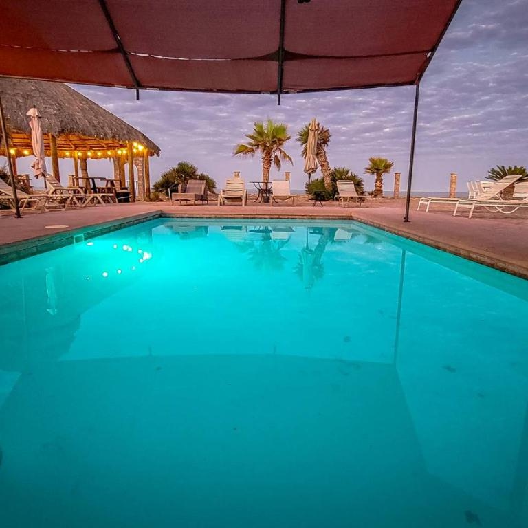 3 bedroom Beach side home away from home - Casa - 29