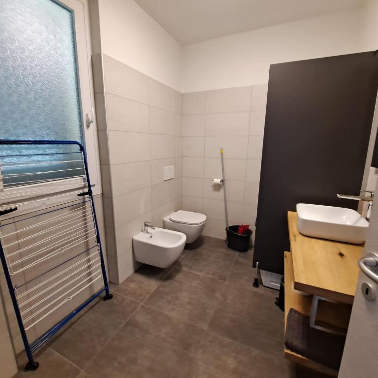 Immobillario - Casa Luna - Appartamento con 2 Camere da Letto e Vista Lago - 23