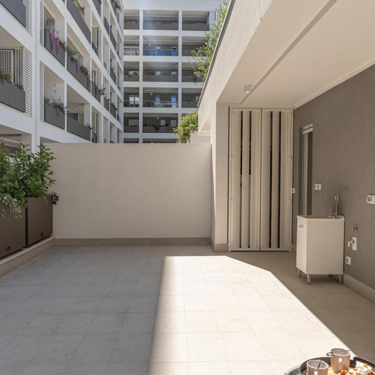 AM156 Bari Apt 240 Modern Urban Suite with Terrace & WiFi - Appartamento con 1 Camera da Letto - 26