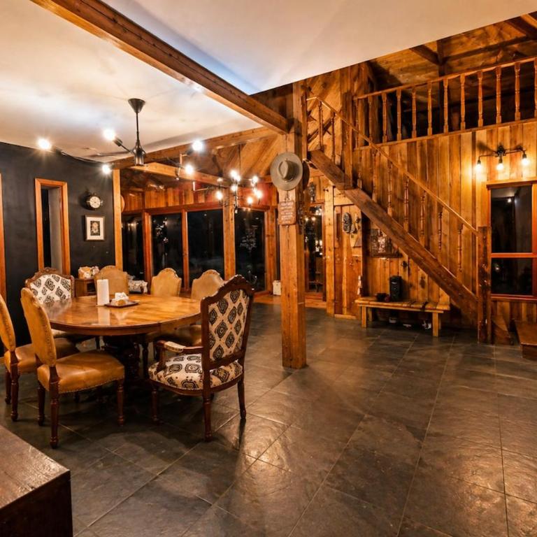 Country house Pool and natural surroundings - Four-Bedroom House - 4