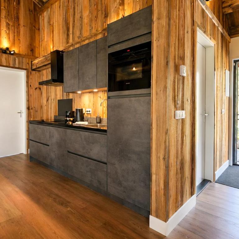 Stylish Loft Apartment with Mountain View near the Lake - Appartement 2 Chambres avec Vue sur la Montagne - 10