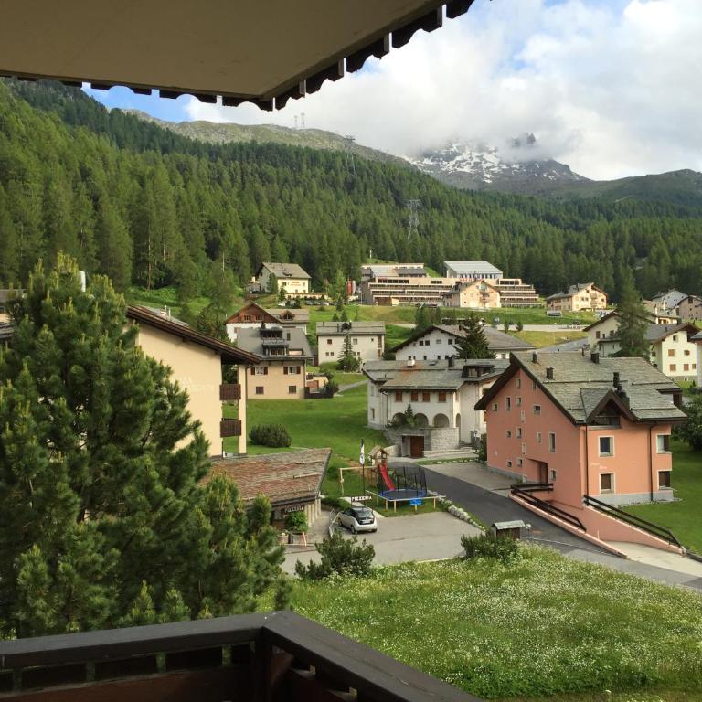 Apartments Chesa Guardaval - Großes Apartment mit 2 Schlafzimmern und einem Balkon - 13