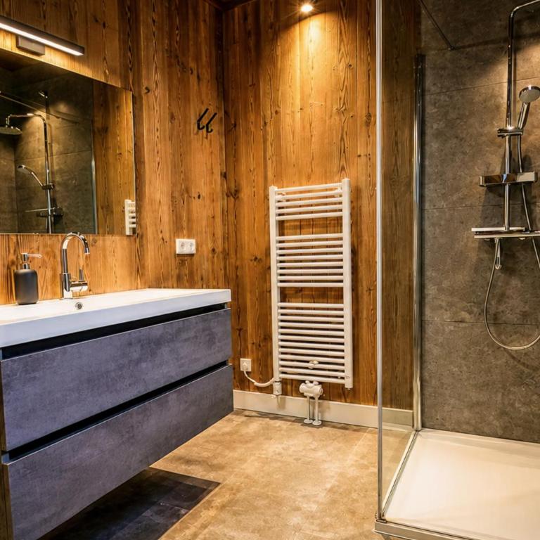 Stylish Loft Apartment with Mountain View near the Lake - Appartement 2 Chambres avec Vue sur la Montagne - 18