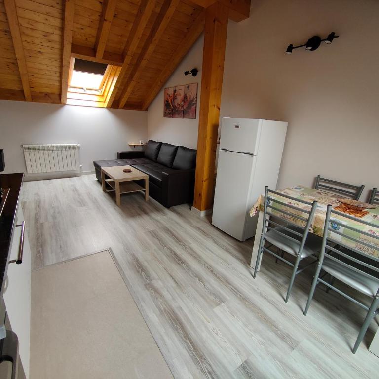 Casa Villana - Two-Bedroom Apartment - 8