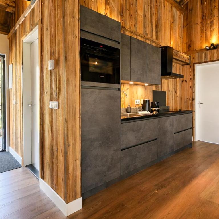 Stylish Loft Apartment with Mountain View near the Lake - Apartment mit 2 Schlafzimmern und Bergblick - 11