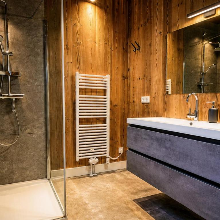 Stylish Loft Apartment with Mountain View near the Lake - Apartment mit 2 Schlafzimmern und Bergblick - 19