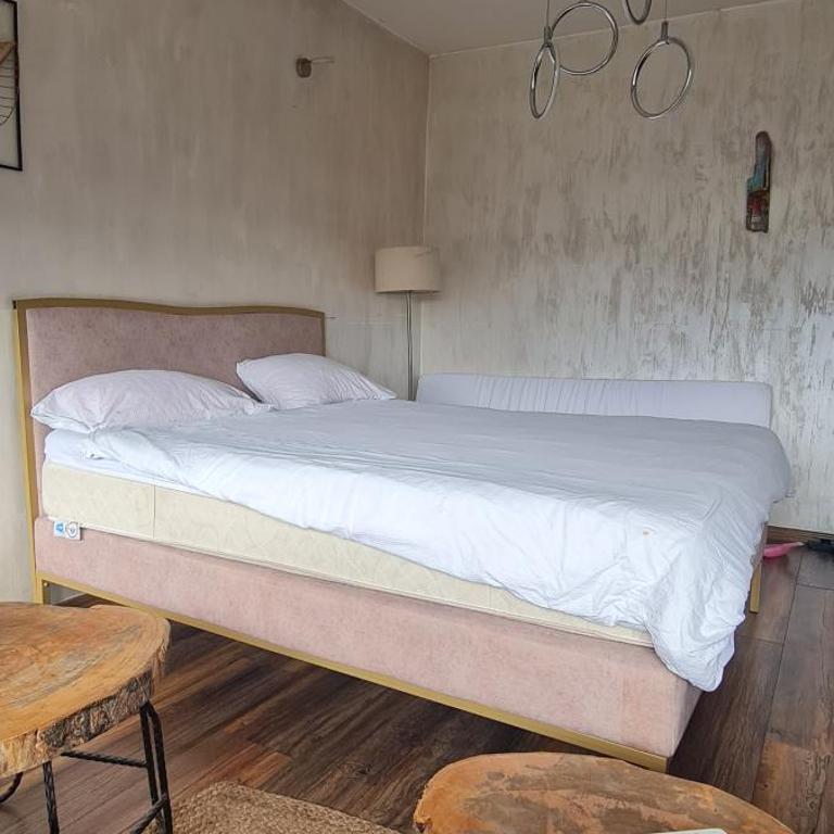 One and Only Studio - One-Bedroom Apartment - 4