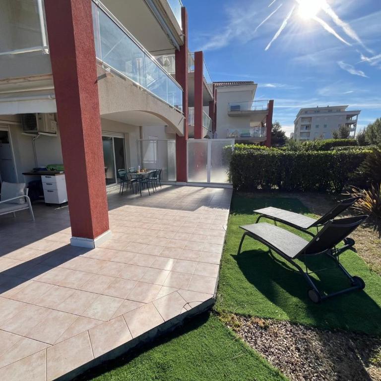 Apartment with private garden, Pool & beach 150 m - Appartement 2 Chambres - 4