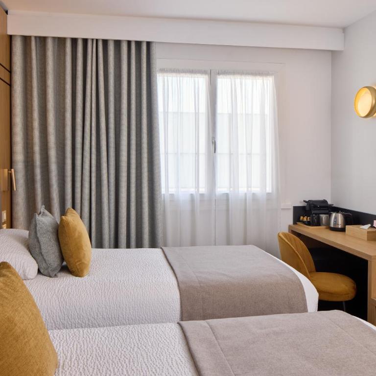 Hôtel Roissy - Two Connecting Premium Rooms (5 Adults) - 5