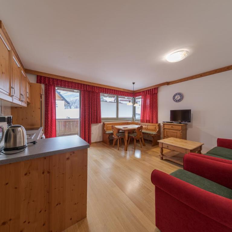 Appartement-Edelweiss - Apartment mit 2 Schlafzimmern mit Balkon und Terrasse - 1
